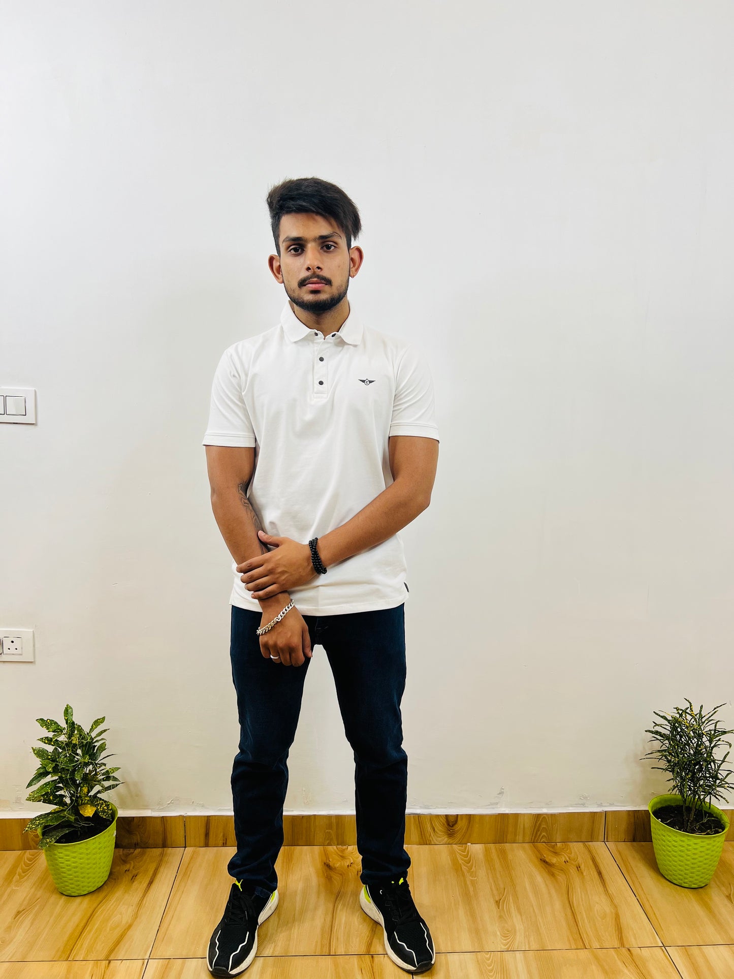 White Collar T-shirt (2001F) - CIVIES